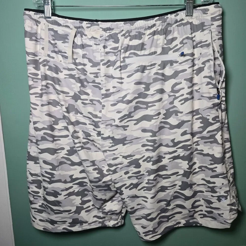 Kenneth Cole Active White Camo Tech Jogger Shorts Men's M NWT